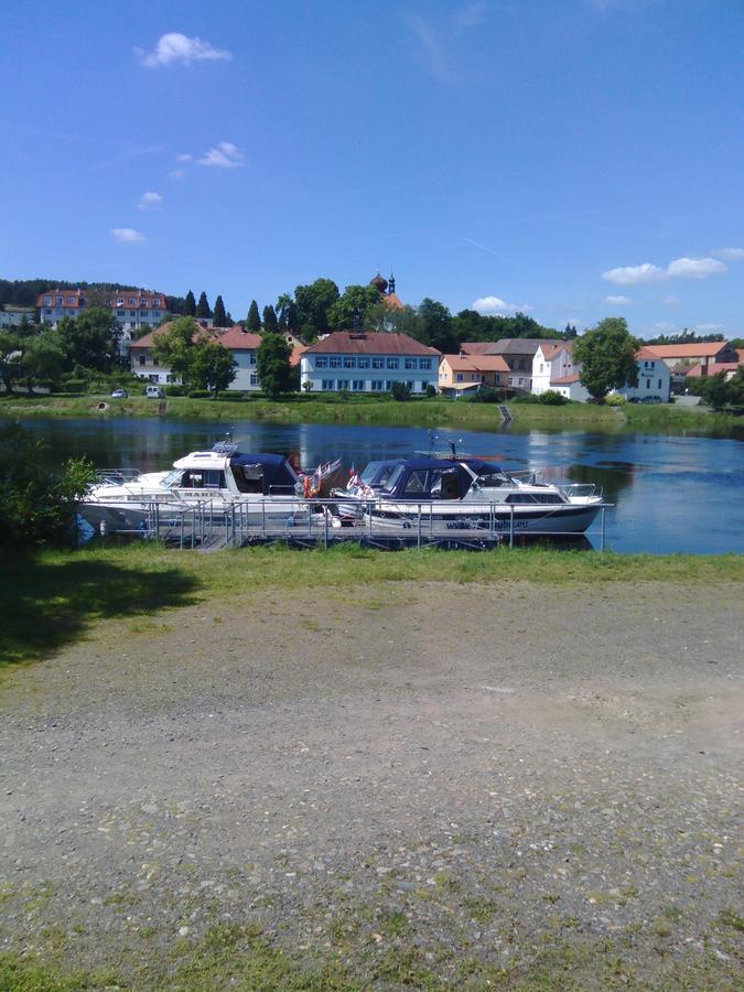 Penzion Patak Kamyk nad Vltavou Exterior photo
